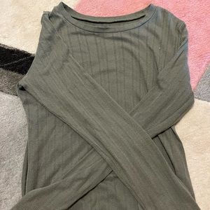 green american eagle top, size m